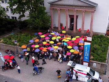 Parade zum Protesttag für Gleichberechtigung von Menschen mit Behinderung 